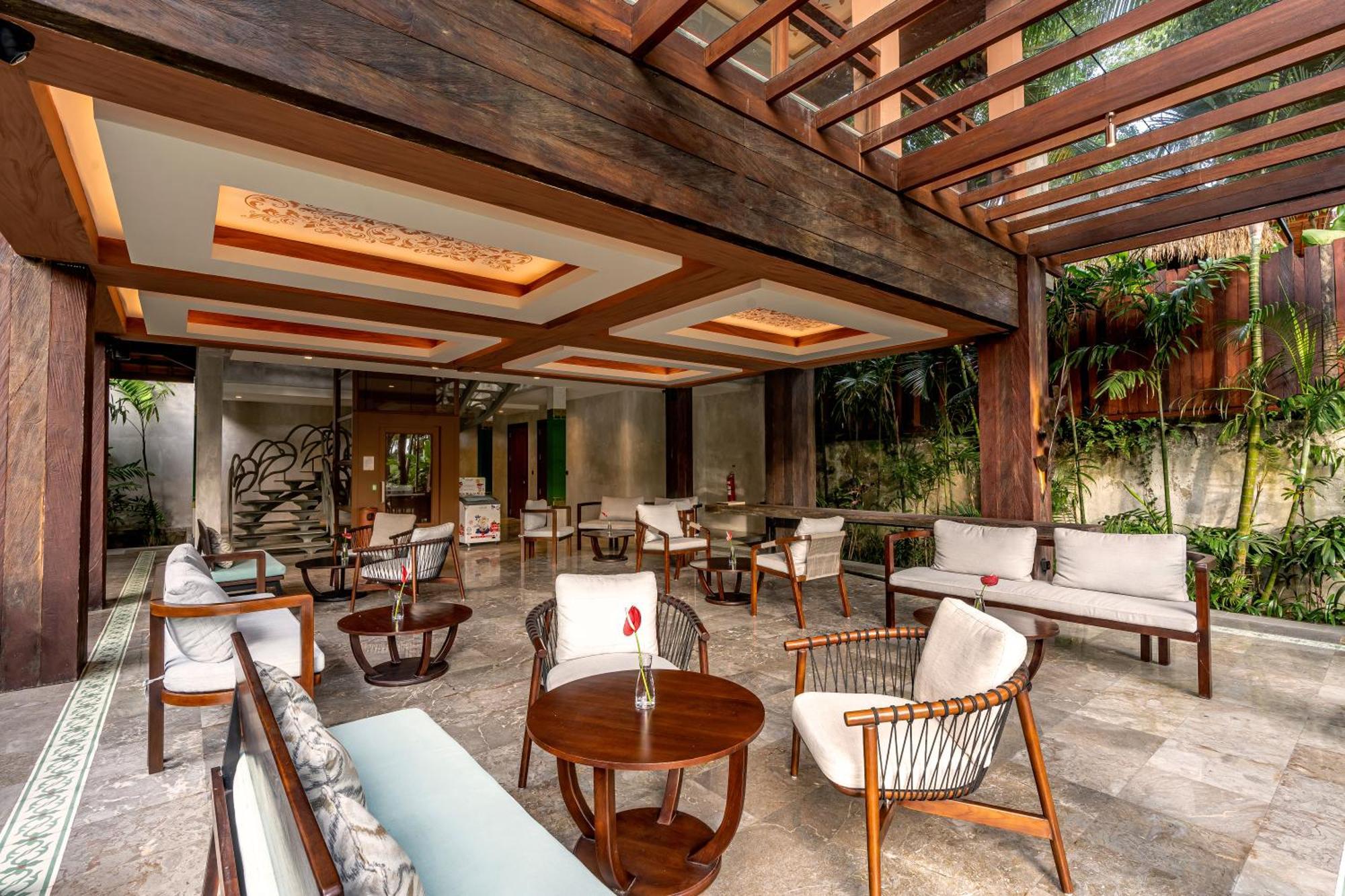Anandadara & Ubud